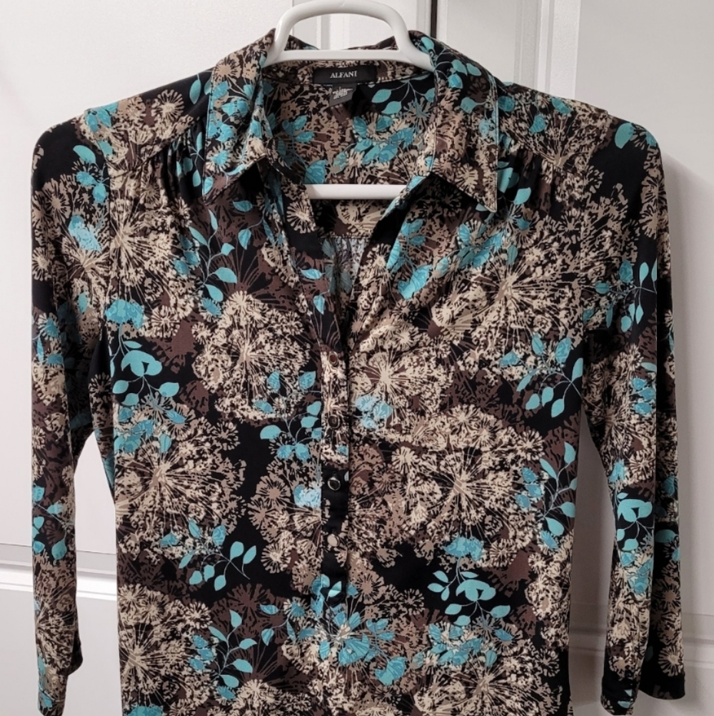 Alfani Women's Blouse Size: Medium